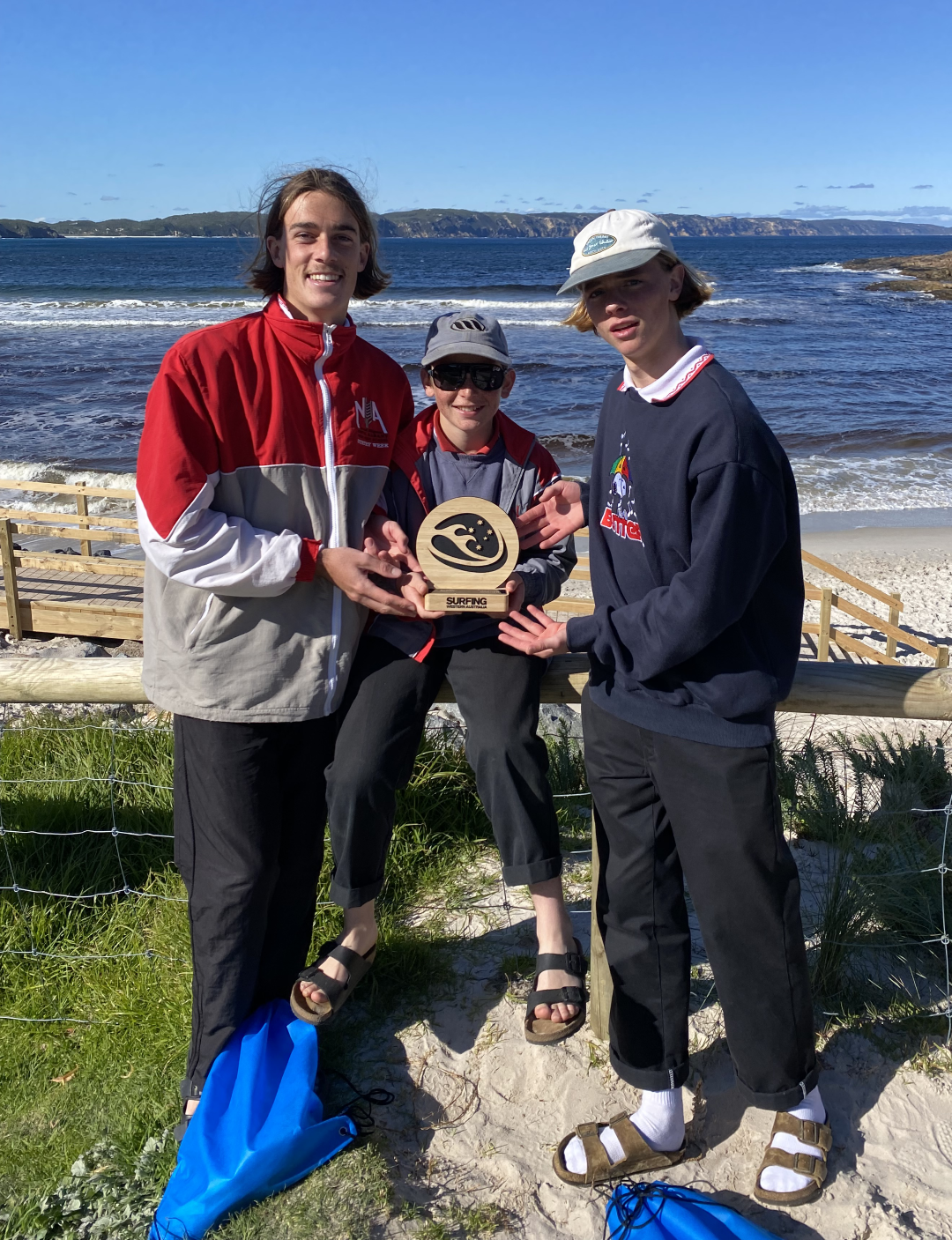 /uploaded_files/media/gallery/1660875214Jack Day, Hector Volckerts and Elijah Medling with trophy.png